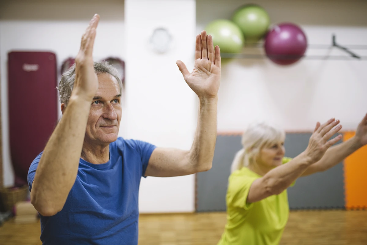 clase de gimnasia en un centro de día para mayores en Fuenlabrada